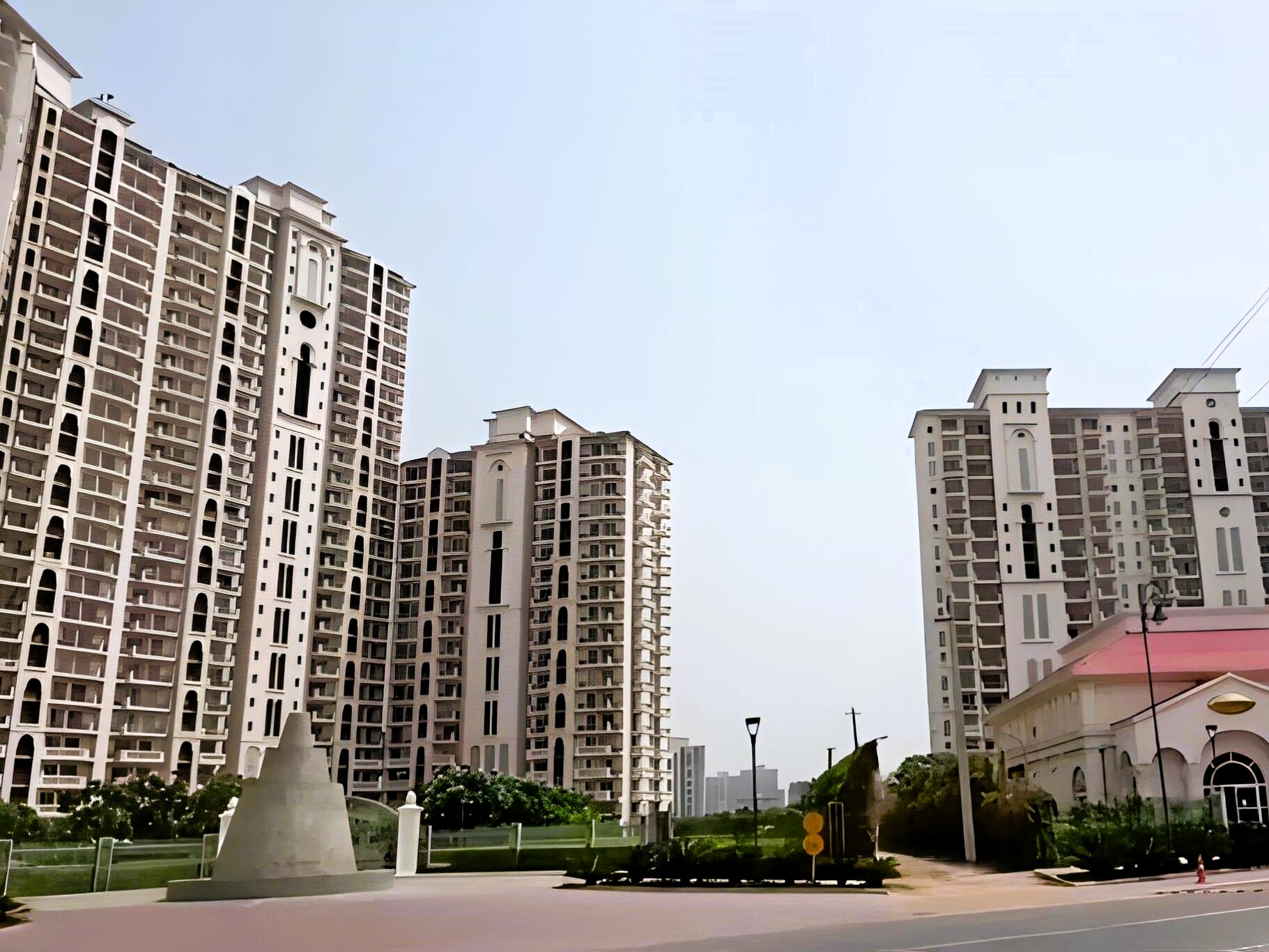 DLF regal gardens sector 90