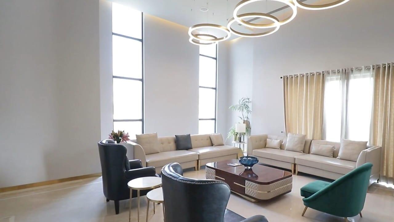 u43lclo_1739342867_568838179_optOrig-1