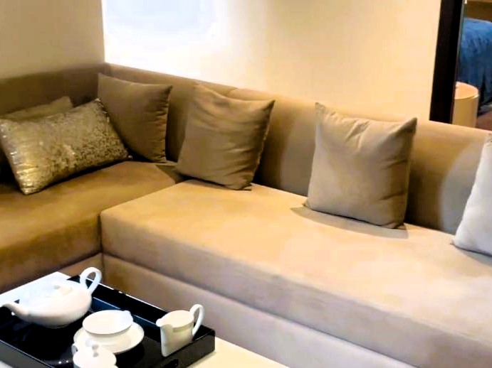 ezh3ygq_1692601297_440823546_optOrig